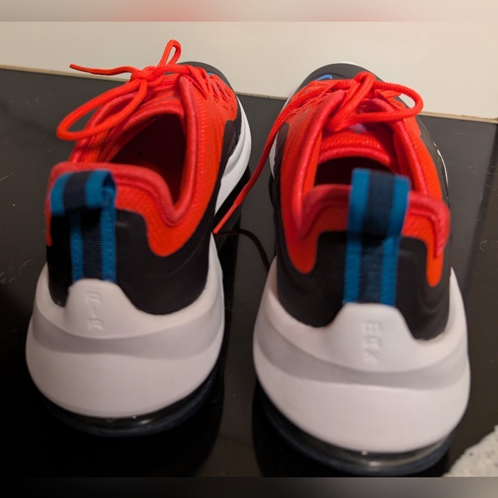 Nike Air Max Axis Grade-School Sneakers Size 5.5Y Like New MSRP $80 - Picture 10 of 12
